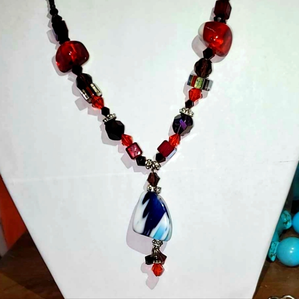 RED WHITE AND BLUE Glass Stone & Beads on a 16" Black Beaded Necklace USA